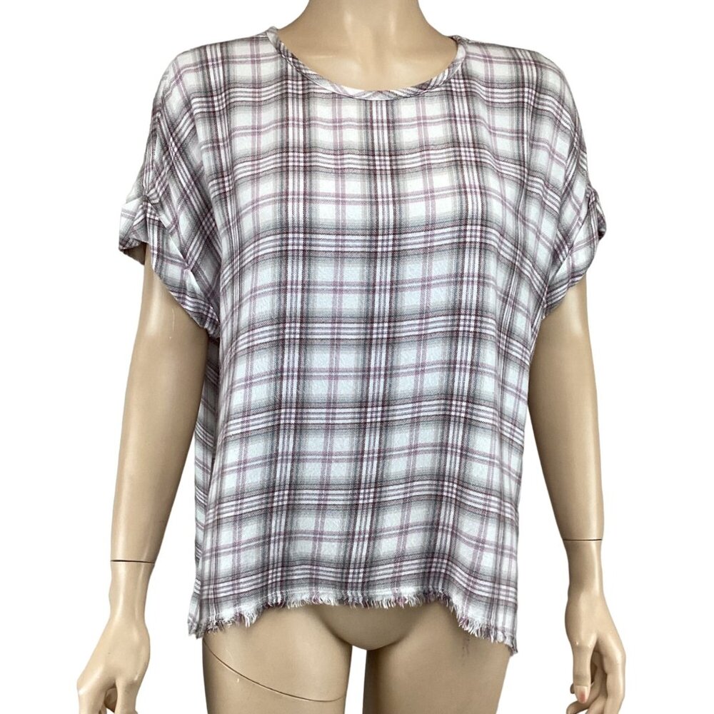 Cloth & Stone Top Size Medium Plaid‎ Short-Sleeve Gray & White Raw Edge